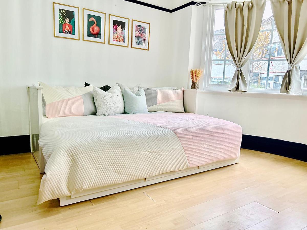 Rest Boutique Golders Green Лондон Екстер'єр фото