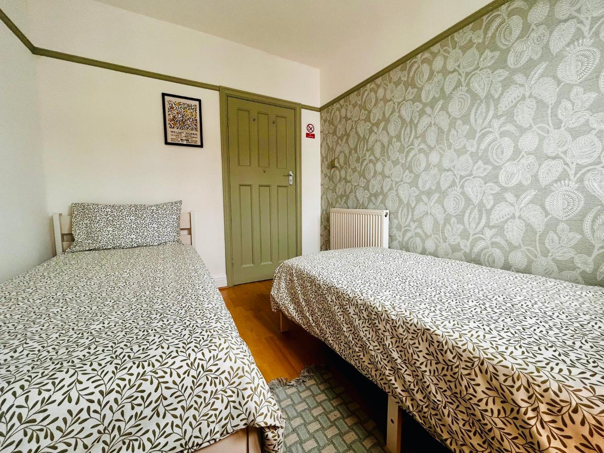 Rest Boutique Golders Green Лондон Екстер'єр фото